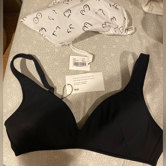 Kit Undergarments Moulded Plunge
Soft Bra, in Onyx (black) Color, Size 4. - Picture 4 of 6